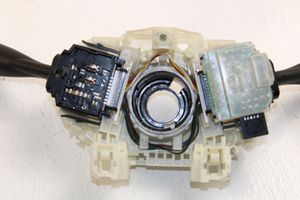 Mitsubishi Colt Interruptor/palanca de limpiador de luz de giro 8600A332XA
