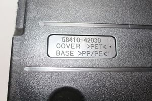 Toyota RAV 4 (XA30) Doublure de coffre arrière, tapis de sol 5841042030