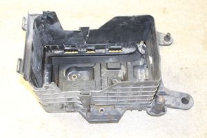 Volkswagen Touran II Boîte de batterie 1K0915333