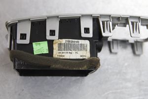 Dodge RAM Kojelaudan sivutuuletussuuttimen kehys 21902691