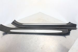 Mercedes-Benz SL R230 Etuoven kynnyksen suojalista A2306800335