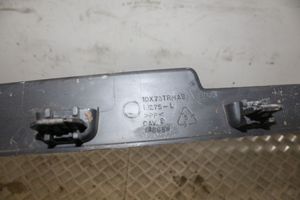 Dodge RAM Takaoven kynnyksen suojalista 1DX73TRMAB