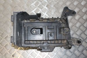 Volkswagen Tiguan Boîte de batterie 1K0915333H