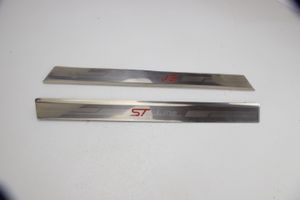 Ford Kuga II Front sill trim cover GV41S132K14BA