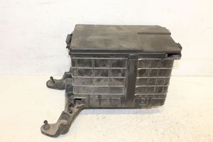 Volkswagen Touran I Vassoio scatola della batteria 1K0915336