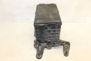 Volkswagen Touran I Vassoio scatola della batteria 1K0915336