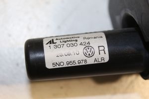 Volkswagen Tiguan Headlight washer spray nozzle 5N0955978