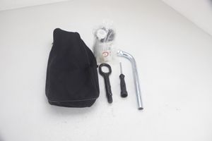 Volkswagen Tiguan Kit d’outils 1T0805615A