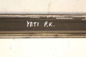 Skoda Yeti (5L) Listwa drzwi przednich 5L0853515