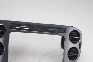 Volkswagen Tiguan Cadre, panneau d'unité radio / GPS 5N0858069J