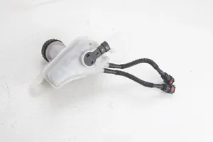 Opel Mokka Brake fluid reservoir 