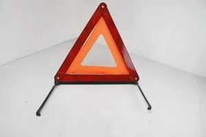 Toyota Auris E180 Triangle d'avertissement PZ49S00EC0
