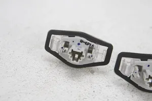 Honda CR-V Lampa oświetlenia tylnej tablicy rejestracyjnej 8010