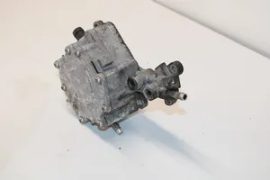 Volkswagen PASSAT B6 Vacuum pump 038145209