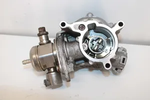 Volkswagen PASSAT B7 Fuel injection high pressure pump 06H127025M