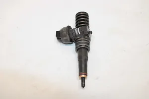 Volkswagen PASSAT B6 Injecteur de carburant 038130073BQ