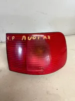 Audi A8 S8 D2 4D Lampa tylna 4d0945096