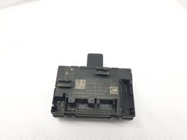 Seat Leon (5F) Oven keskuslukituksen ohjausyksikön moduuli 5Q4959392E