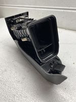 BMW i3 Parte del condotto di aspirazione dell'aria 9283003