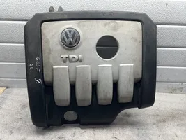 Volkswagen Golf V Variklio dangtis (apdaila) 03G103925