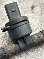 Volkswagen Touran I Kraftstofftemperatur Sensor Fühler Geber 038906081B