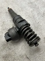 Volkswagen Golf V Injecteur de carburant 038130073AG