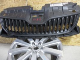 Skoda Fabia Mk3 (NJ) Griglia superiore del radiatore paraurti anteriore 