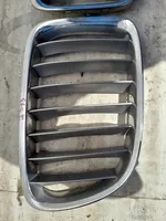 BMW X1 E84 Maskownica / Grill / Atrapa górna chłodnicy 2993307