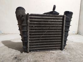 Volkswagen Fox Radiatore intercooler 6Q0145804A