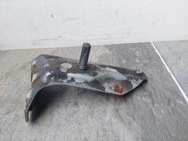 Volkswagen Golf V Supporto di montaggio del parafango 1K6821135