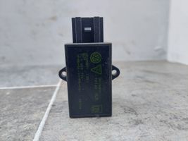 Volkswagen Touran I Seat heating relay 7L0959772