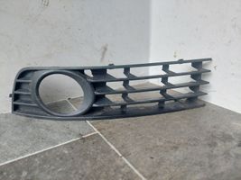 Audi A4 S4 B6 8E 8H Grille antibrouillard avant 8E0807681