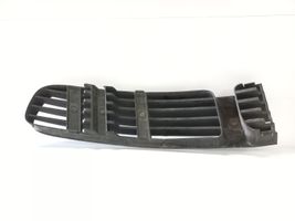 Volkswagen PASSAT B5 Kratka dolna zderzaka przedniego 3B0853678B