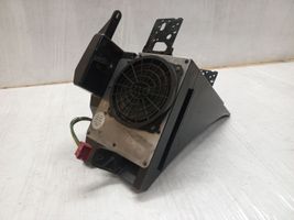 Audi A3 S3 8L Subwoofer-bassokaiutin 8L0035381