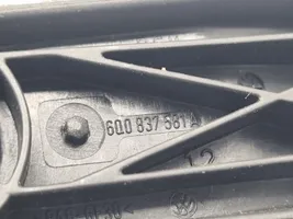 Volkswagen PASSAT B6 Korbka szyby drzwi tylnych 6Q0837581A