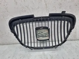 Seat Toledo III (5P) Maskownica / Grill / Atrapa górna chłodnicy 