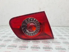 Volkswagen PASSAT B6 Lampy tylnej klapy bagażnika 3C9945093