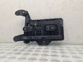 Volkswagen PASSAT B6 Battery tray 1K0915333H