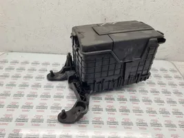 Volkswagen PASSAT CC Battery box tray 1K0915333