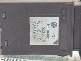 Volkswagen PASSAT B5 Hätävilkkujen kytkin 3B0953235B