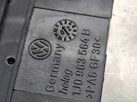 Volkswagen Golf IV Interruptor de calefacción del asiento 1J0963564B