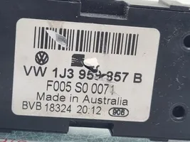 Volkswagen PASSAT B5.5 Interruttore di controllo dell’alzacristalli elettrico 1J3959857B