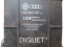 Volkswagen Golf III Unidad de control/módulo del motor 030906021J