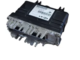 Volkswagen Golf III Calculateur moteur ECU 032906030G