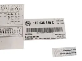 Volkswagen PASSAT B7 Radio/CD/DVD/GPS-pääyksikkö 1T0035680C