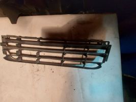 Volkswagen Touran I Front bumper lower grill 1T0853677