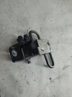 Volkswagen Touran I Rear door lower hinge 1T0833412A