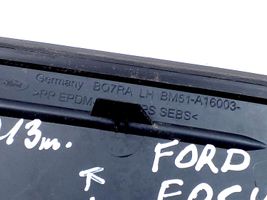 Ford Focus Lokasuojan ritilä BM51A16003