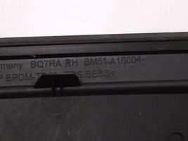 Ford Focus Lokasuojan lista (muoto) BM51A16004