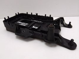 Seat Alhambra (Mk2) Support boîte de batterie 1K0915333